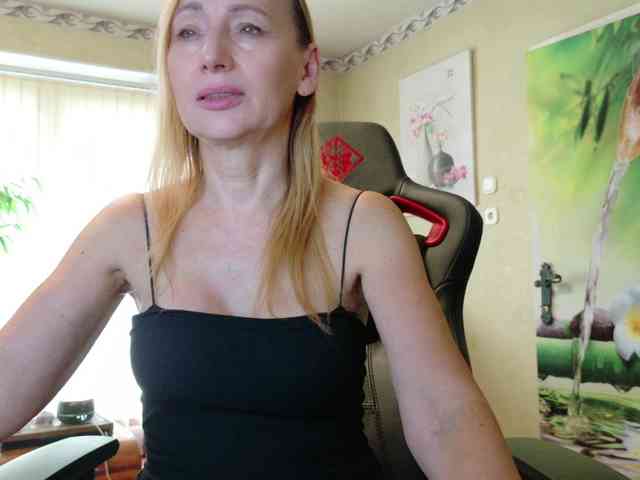 AngelikaMore AngelikaMore