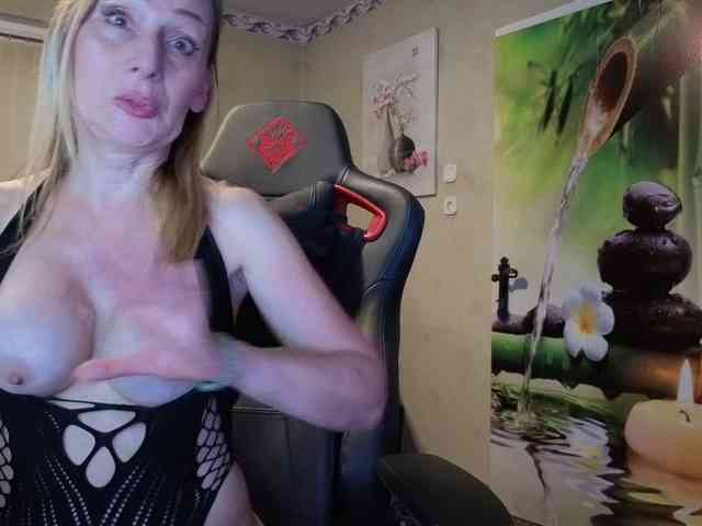 AngelikaMore webcam