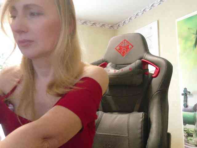 AngelikaMore webcam