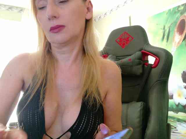 AngelikaMore AngelikaMore