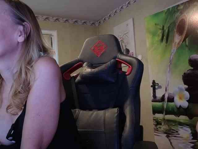 AngelikaMore webcam