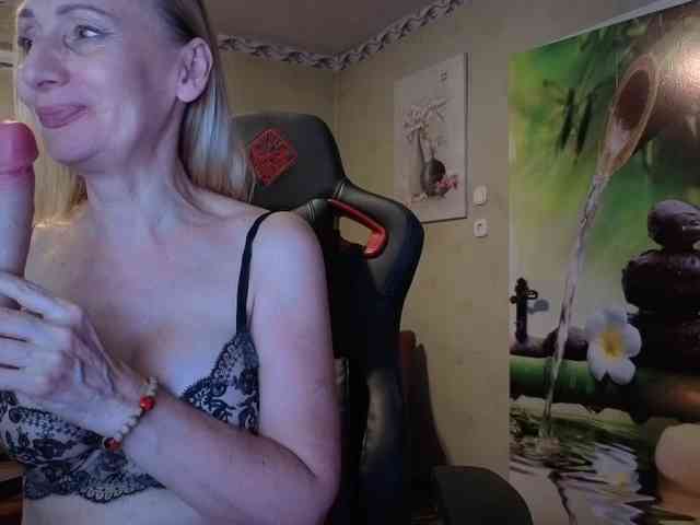 AngelikaMore AngelikaMore