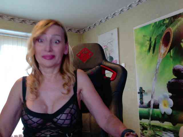 AngelikaMore webcam