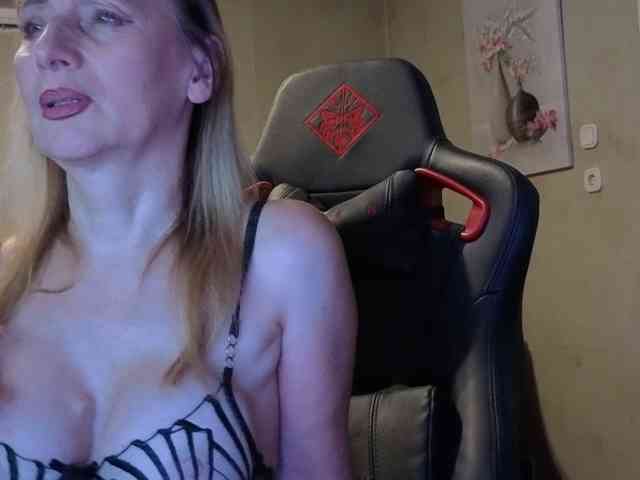 AngelikaMore AngelikaMore