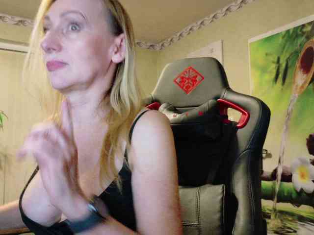 AngelikaMore AngelikaMore