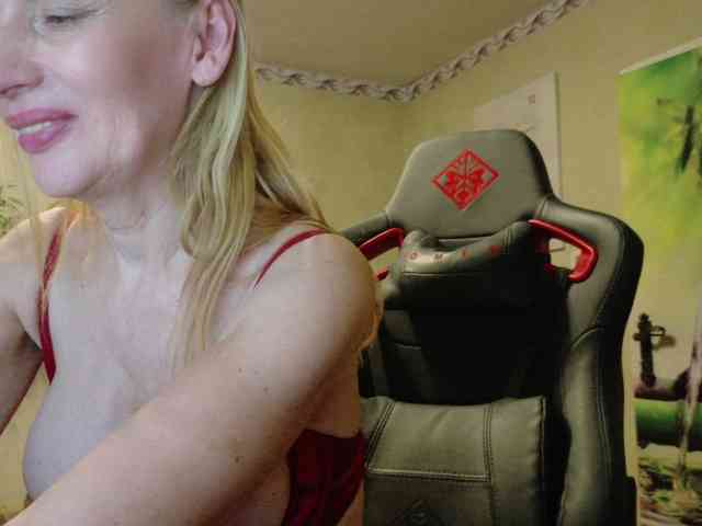 AngelikaMore webcam