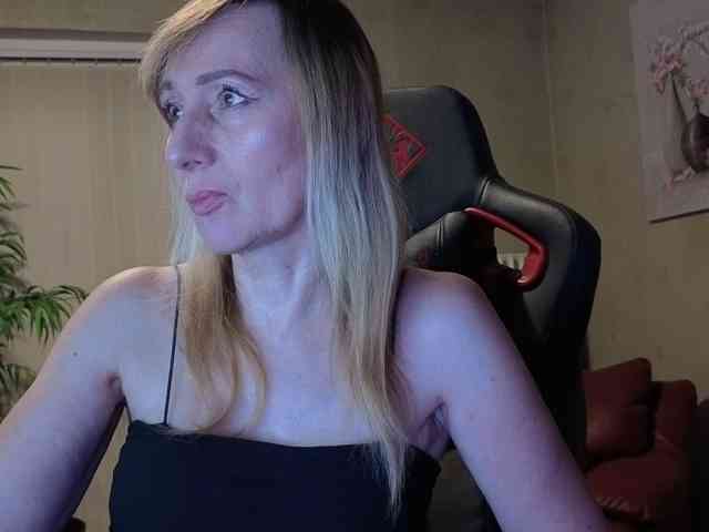 AngelikaMore AngelikaMore