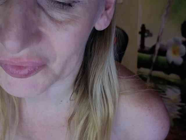 AngelikaMore webcam