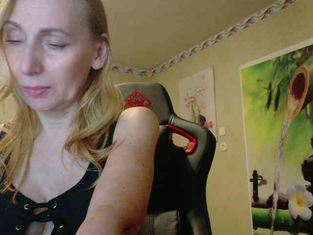 AngelikaMore webcam