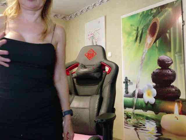 AngelikaMore webcam