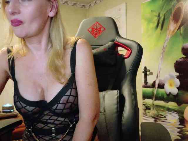 AngelikaMore webcam