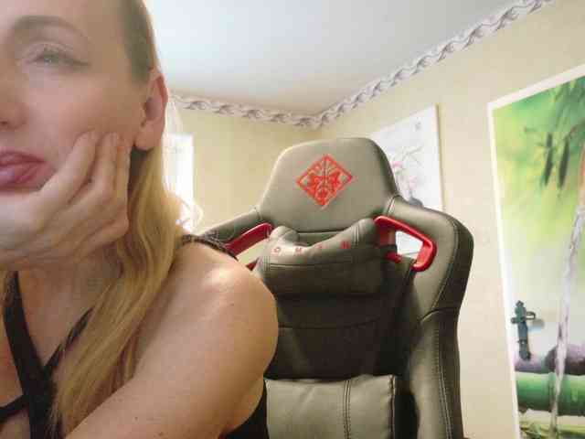 AngelikaMore webcam