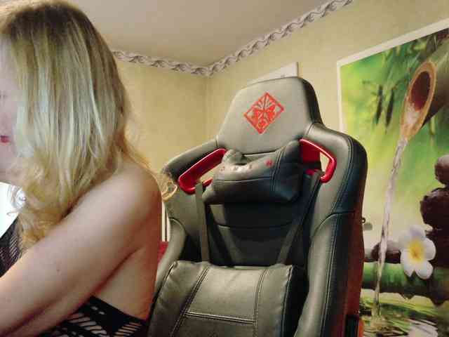 AngelikaMore webcam