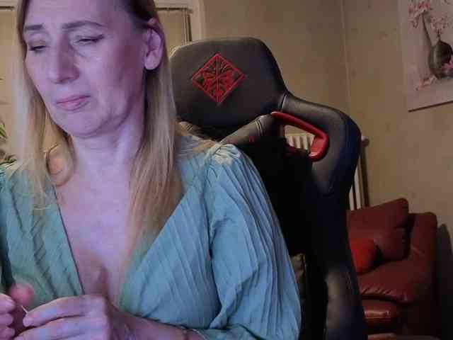 AngelikaMore AngelikaMore