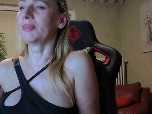 Sexy-Angela