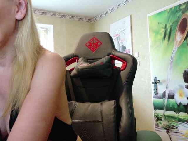 AngelikaMore webcam
