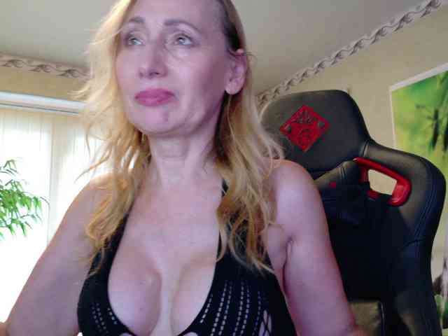 AngelikaMore webcam