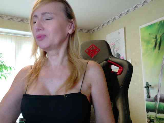 AngelikaMore AngelikaMore