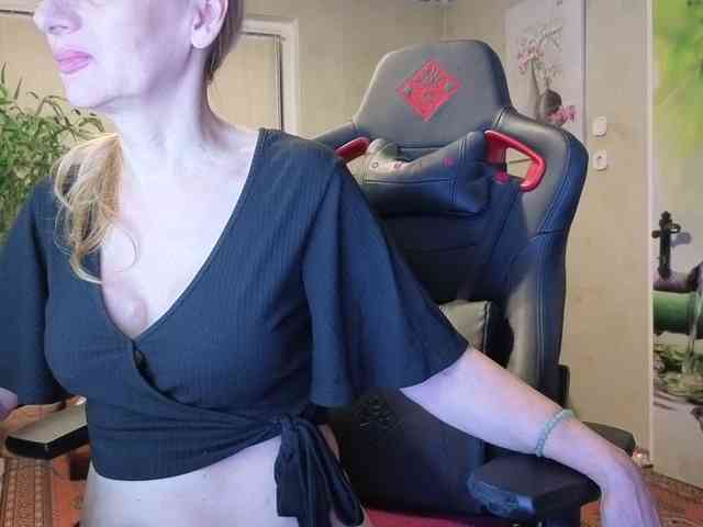 AngelikaMore webcam