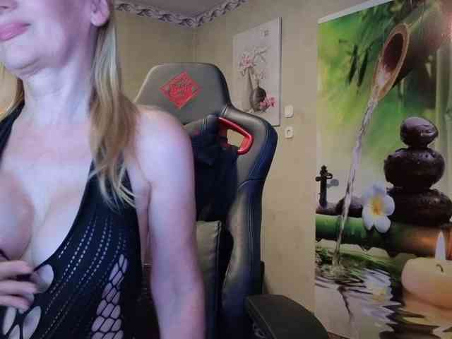 AngelikaMore webcam