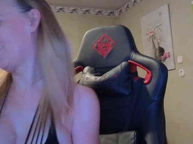 AngelikaMore AngelikaMore