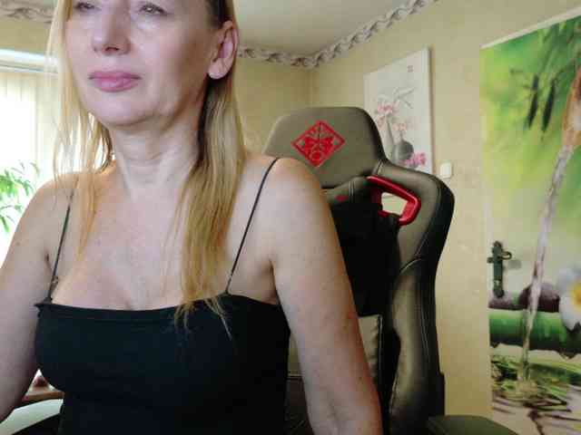 AngelikaMore webcam