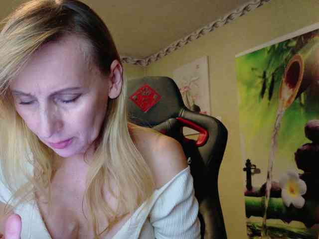 AngelikaMore webcam