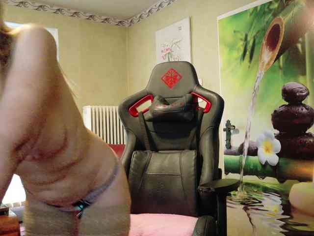 AngelikaMore webcam