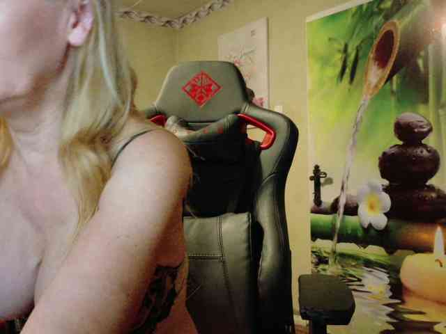 AngelikaMore webcam