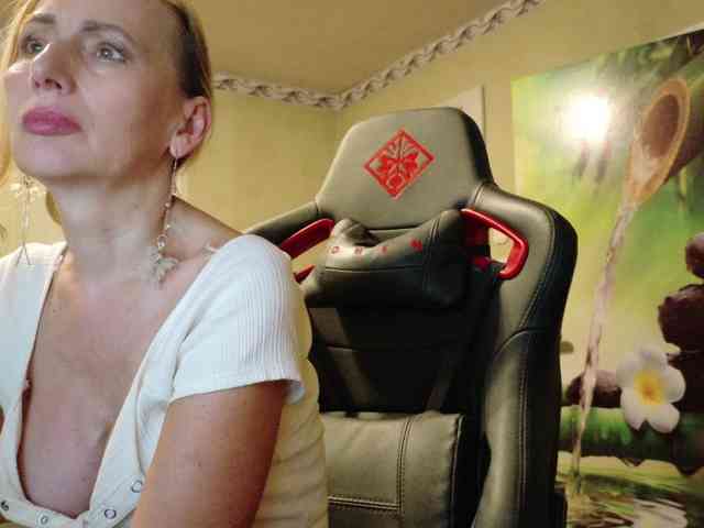 AngelikaMore webcam