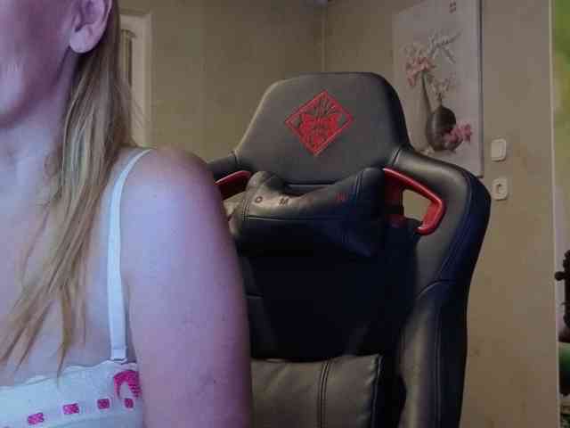 AngelikaMore webcam
