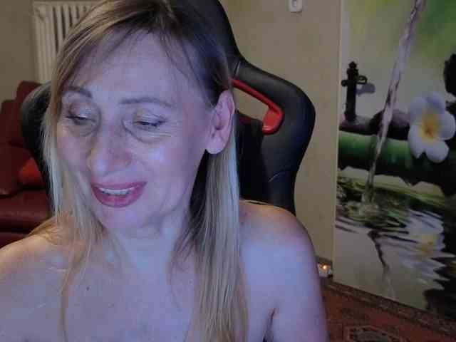AngelikaMore AngelikaMore