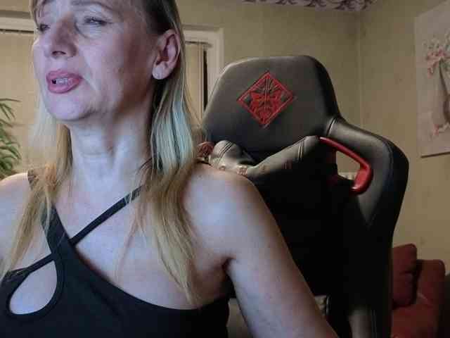 Sexy-Angela