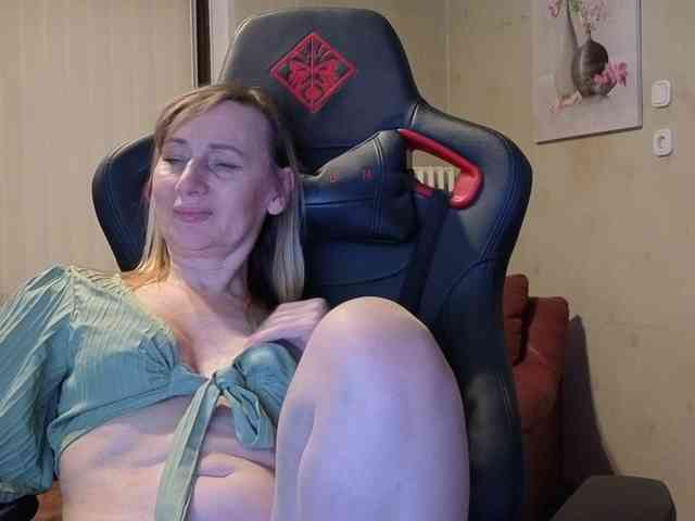 Model: Sexy-Angela