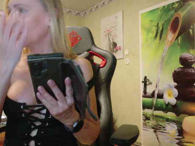 AngelikaMore webcam