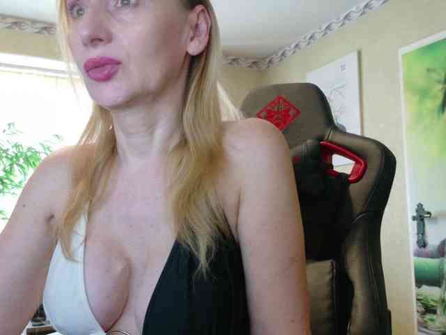 AngelikaMore webcam