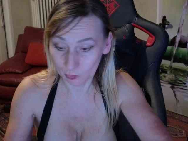 AngelikaMore webcam