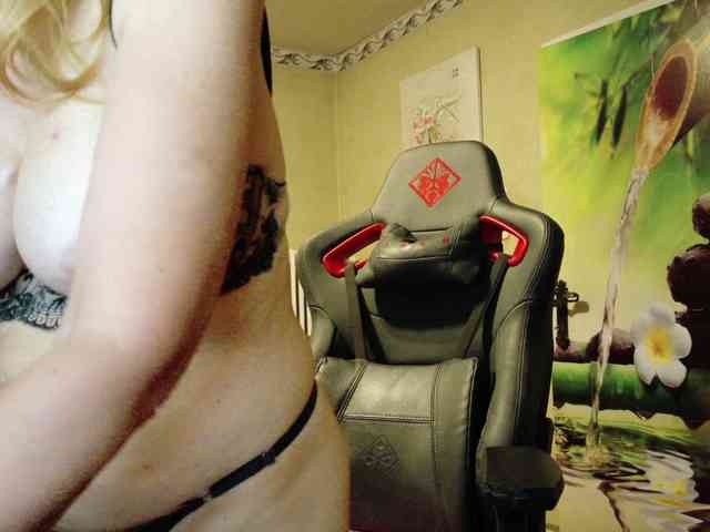 AngelikaMore webcam