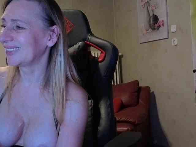 AngelikaMore AngelikaMore