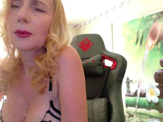 AngelikaMore webcam