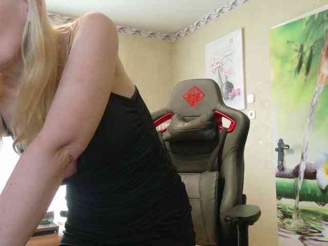 AngelikaMore webcam