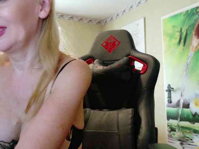 AngelikaMore webcam