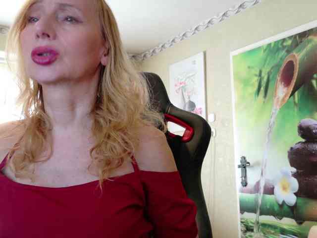 AngelikaMore webcam