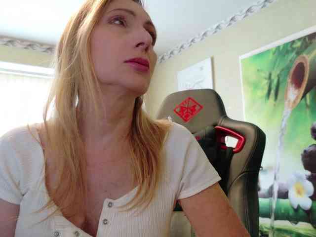 AngelikaMore webcam