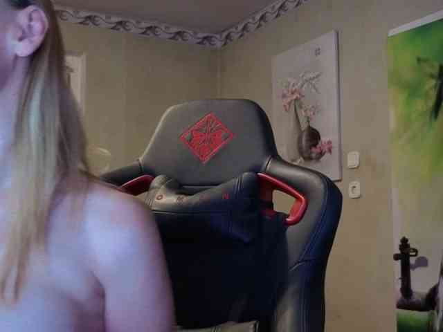 AngelikaMore webcam