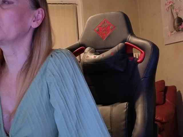 AngelikaMore AngelikaMore