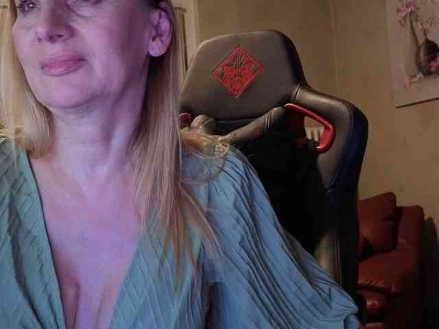 AngelikaMore AngelikaMore