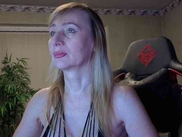 AngelikaMore AngelikaMore