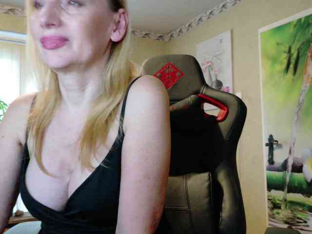 AngelikaMore AngelikaMore