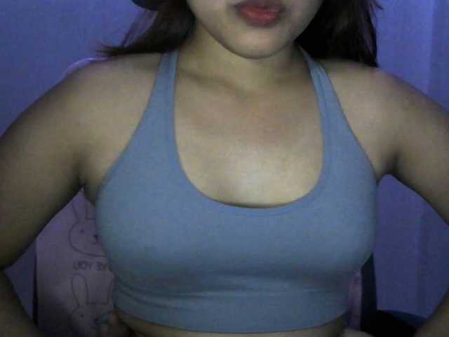 alexisgoldy live cam preview